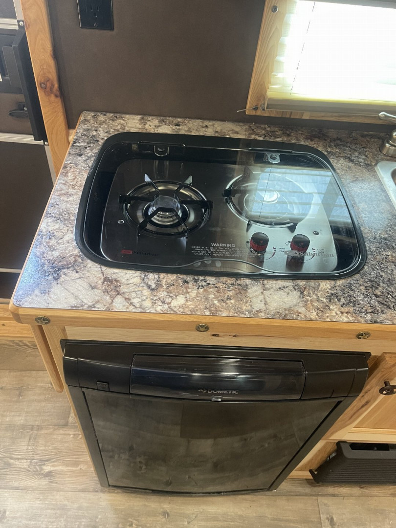 Used 2025 Merhow Trailers 7309 RK-S Horse Trailer