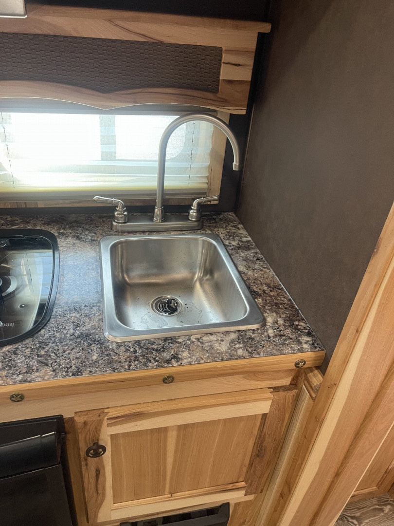 Used 2025 Merhow Trailers 7309 RK-S Horse Trailer