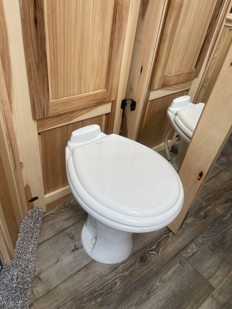 Used 2025 Merhow Trailers 7309 RK-S Horse Trailer