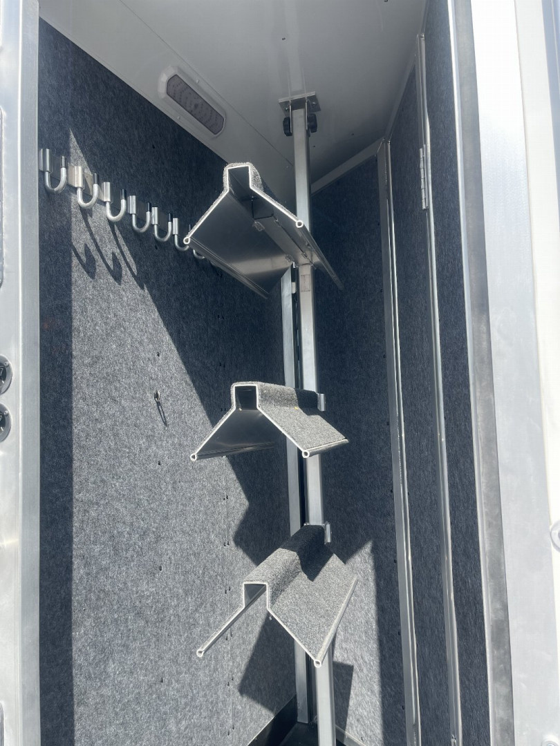 Used 2025 Merhow Trailers 7309 RK-S Horse Trailer