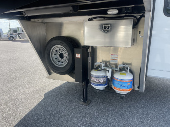 Used 2025 Merhow Trailers 7309 RK-S Horse Trailer