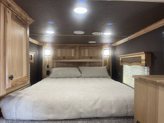 Used 2025 Merhow Trailers 7309 RK-S Horse Trailer