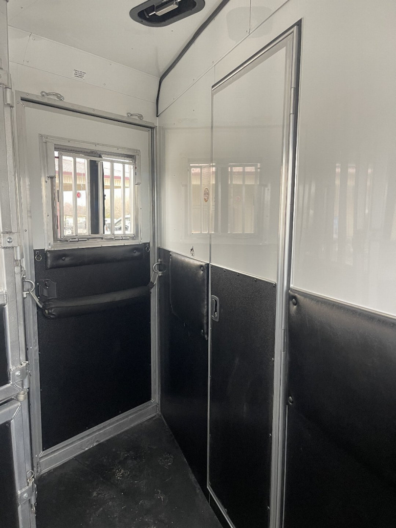 New 2025 Merhow Trailers 8314-B RWS Horse Trailer