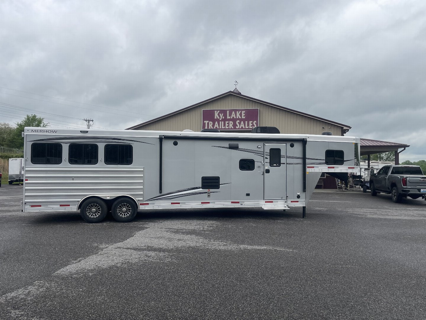 New 2025 Merhow Trailers 8314-B RWS Horse Trailer