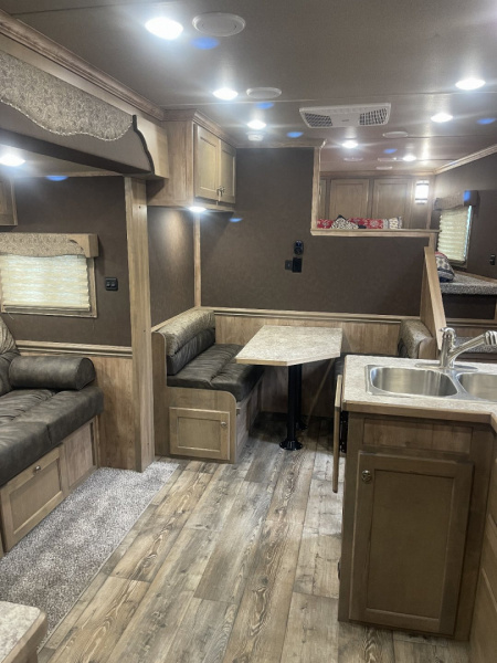 New 2025 Merhow Trailers 8314-B RWS Horse Trailer