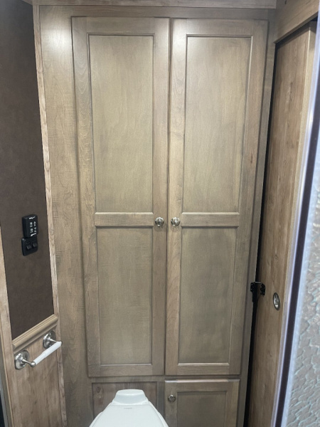 New 2025 Merhow Trailers 8314-B RWS Horse Trailer