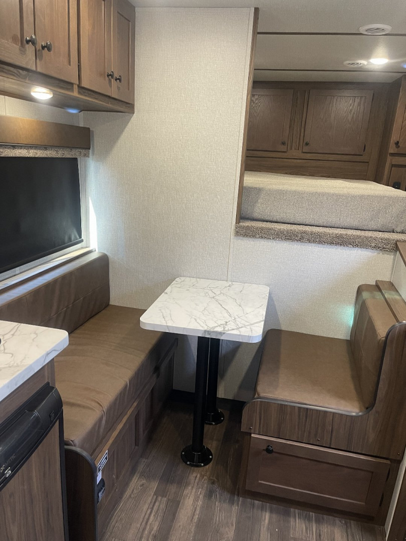 New 2025 Bison Trailers SV8209B Horse Trailer