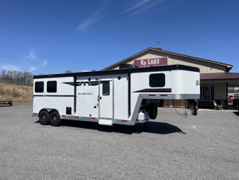 New 2025 Bison Trailers SV8209B Horse Trailer