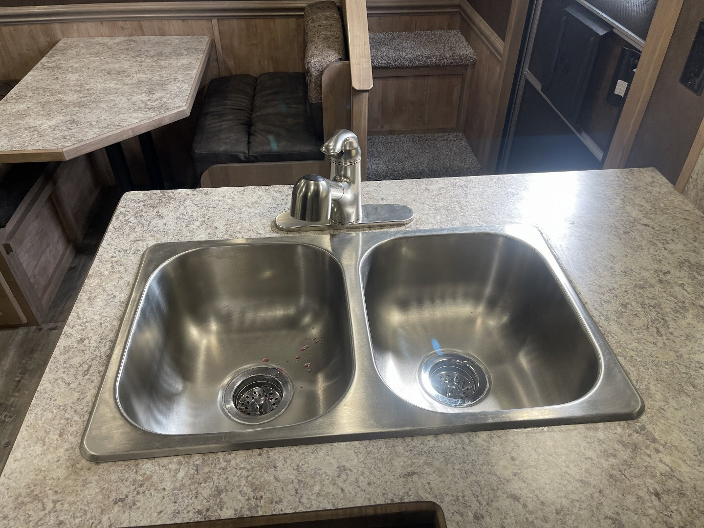 New 2025 Merhow Trailers 8314-B RWS Horse Trailer