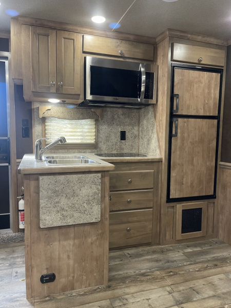 New 2025 Merhow Trailers 8314-B RWS Horse Trailer