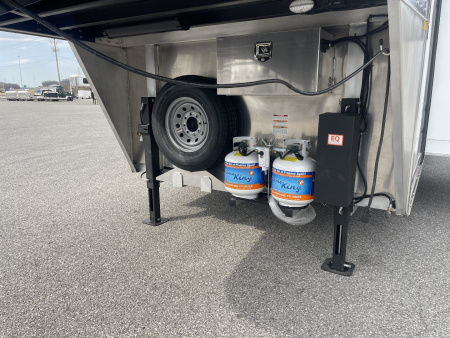 New 2025 Merhow Trailers 8314-B RWS Horse Trailer