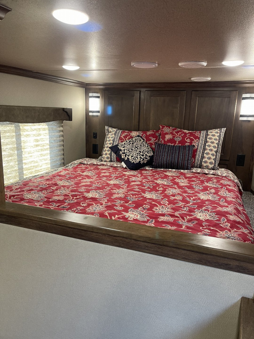 New 2025 Merhow Trailers 8314-B RWS Horse Trailer