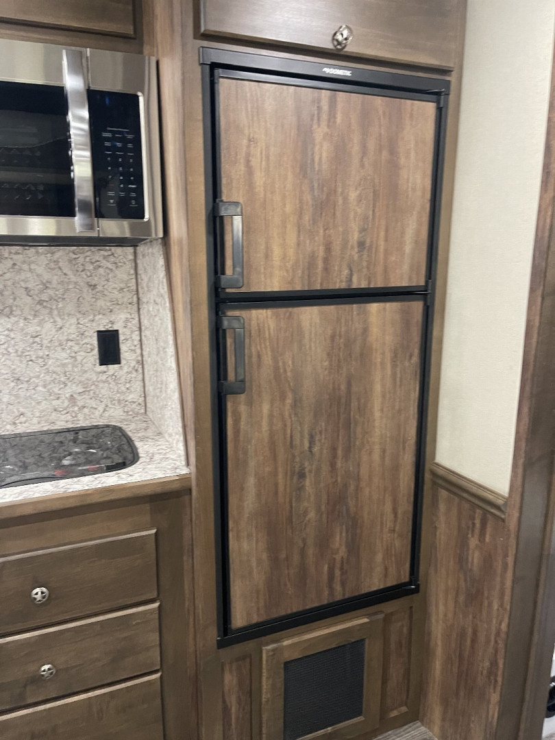 New 2025 Merhow Trailers 8314-B RWS Horse Trailer