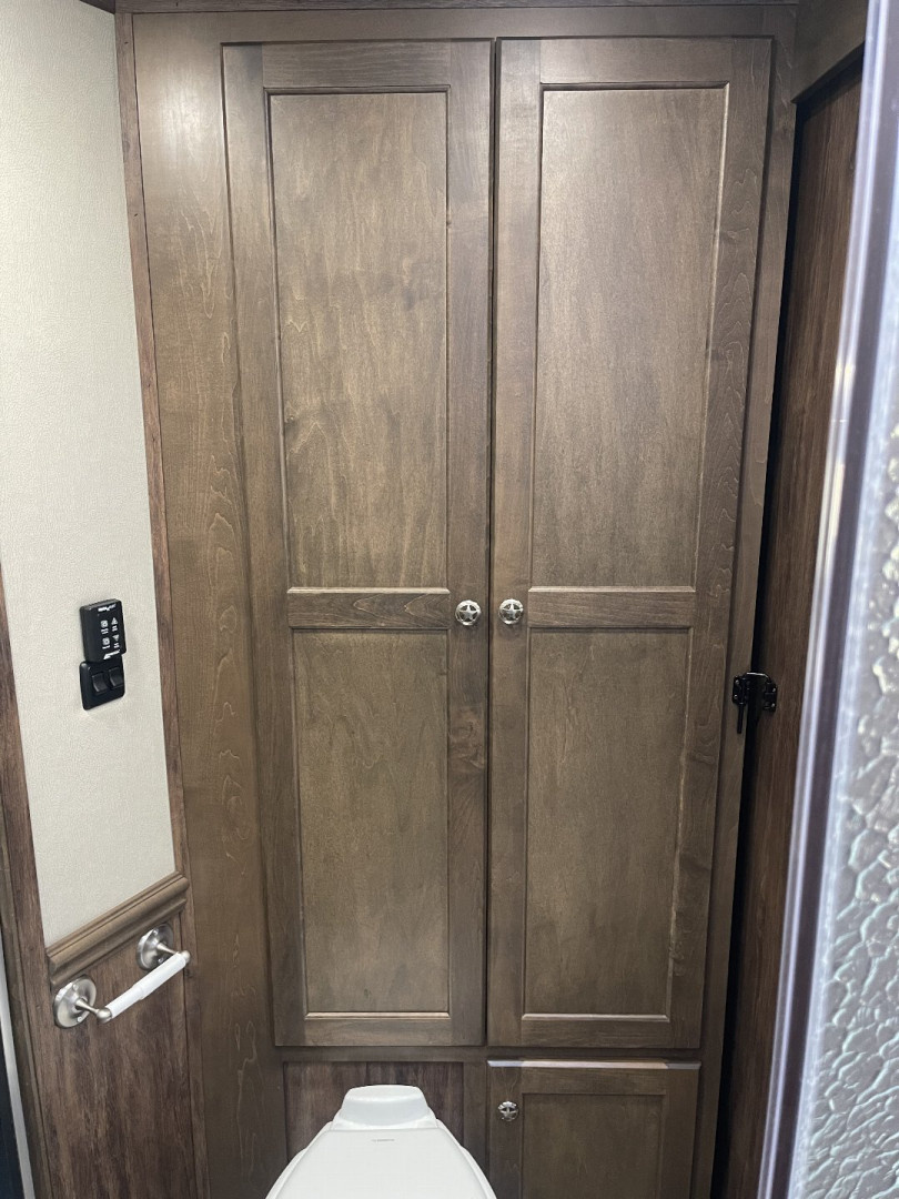 New 2025 Merhow Trailers 8314-B RWS Horse Trailer