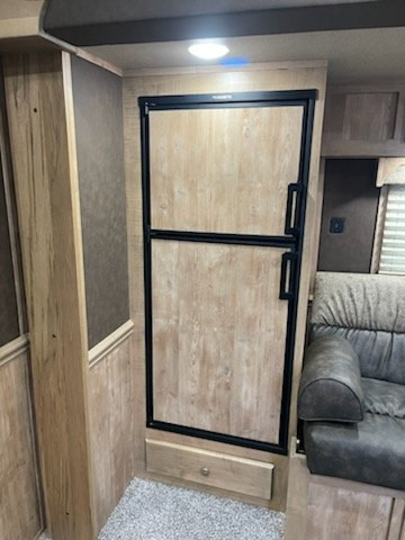 New 2025 Merhow Trailers 8312-A RK-S Horse Trailer