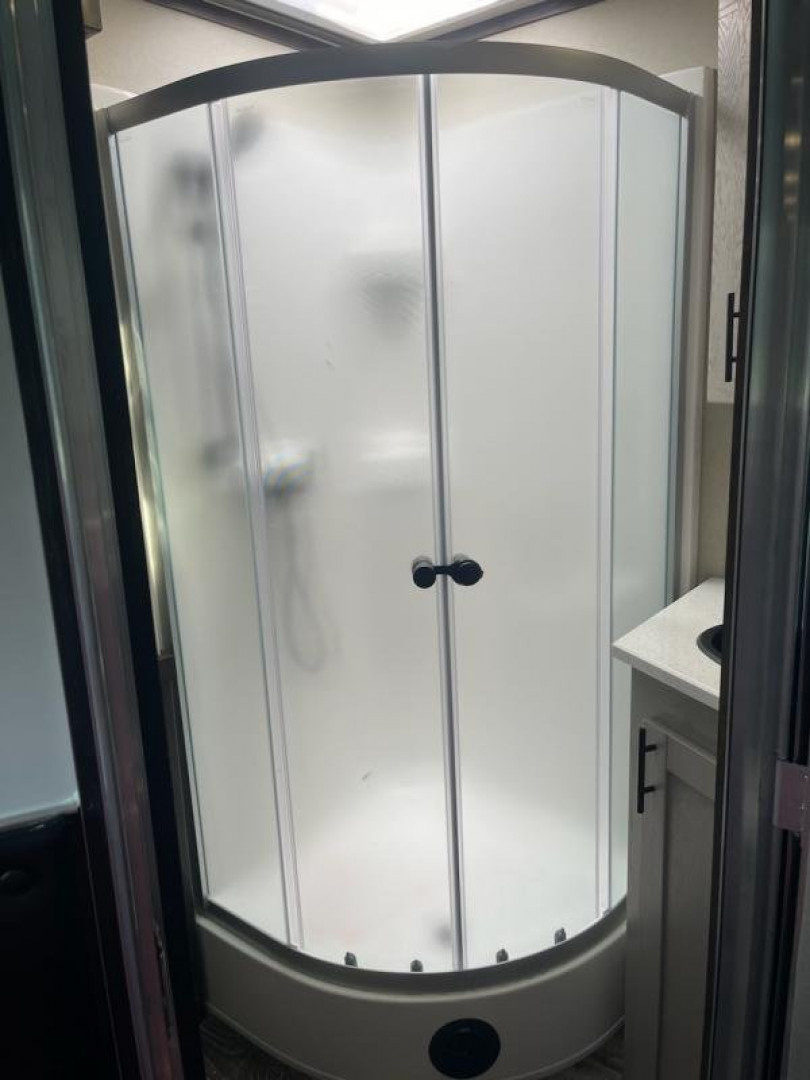 New 2025 Merhow Trailers 8313 RWS SUMMIT FARMHOUSE Horse Trailer