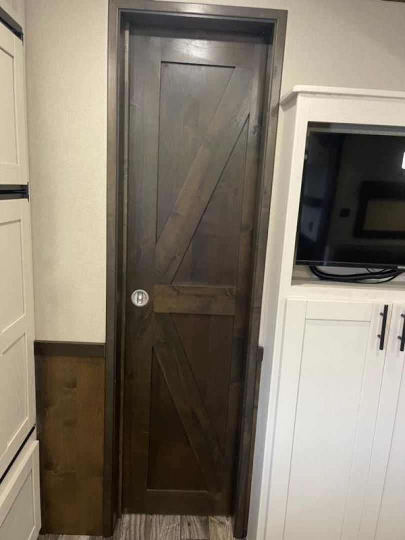 New 2025 Merhow Trailers 8313 RWS SUMMIT FARMHOUSE Horse Trailer