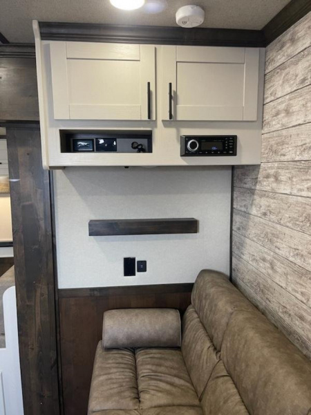 New 2025 Merhow Trailers 8313 RWS SUMMIT FARMHOUSE Horse Trailer