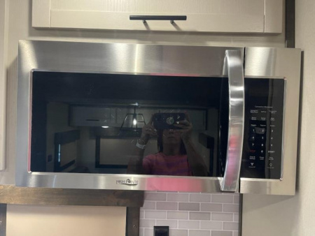 New 2025 Merhow Trailers 8313 RWS SUMMIT FARMHOUSE Horse Trailer