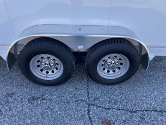 New 2025 Merhow Trailers 3 HORSE BP STOCK Horse Trailer