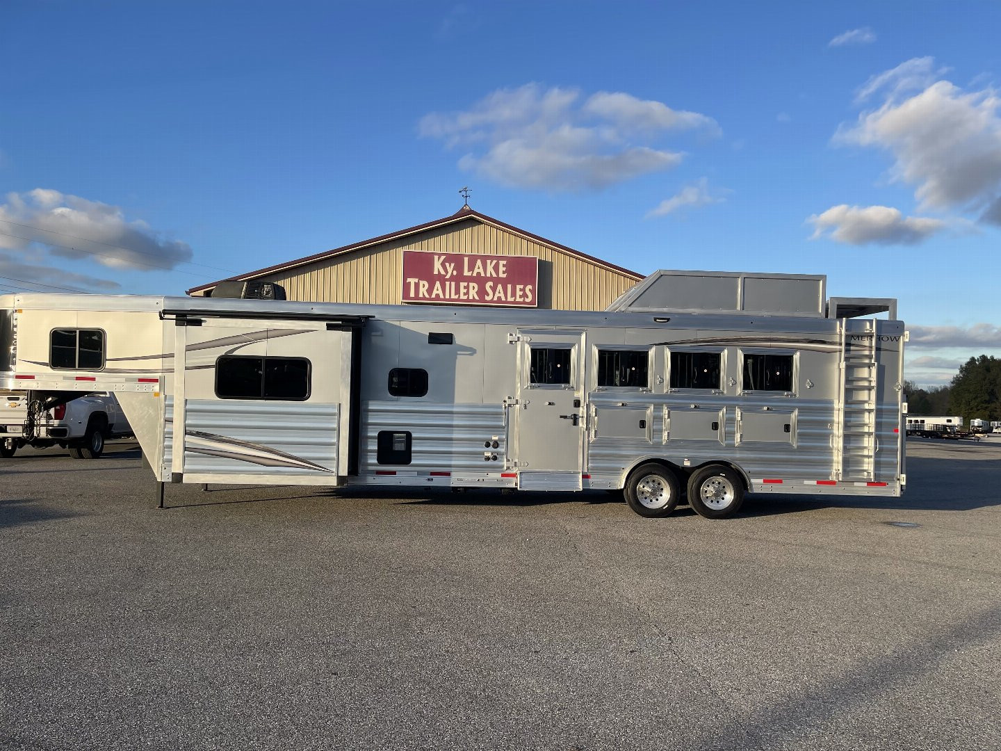 New 2025 Merhow Trailers 8415 RK-DS Horse Trailer