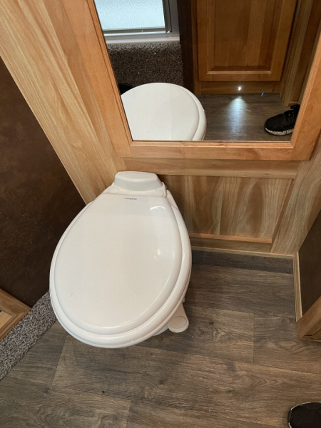 Used 2022 Exiss Trailers 7310 GLIDE Horse Trailer