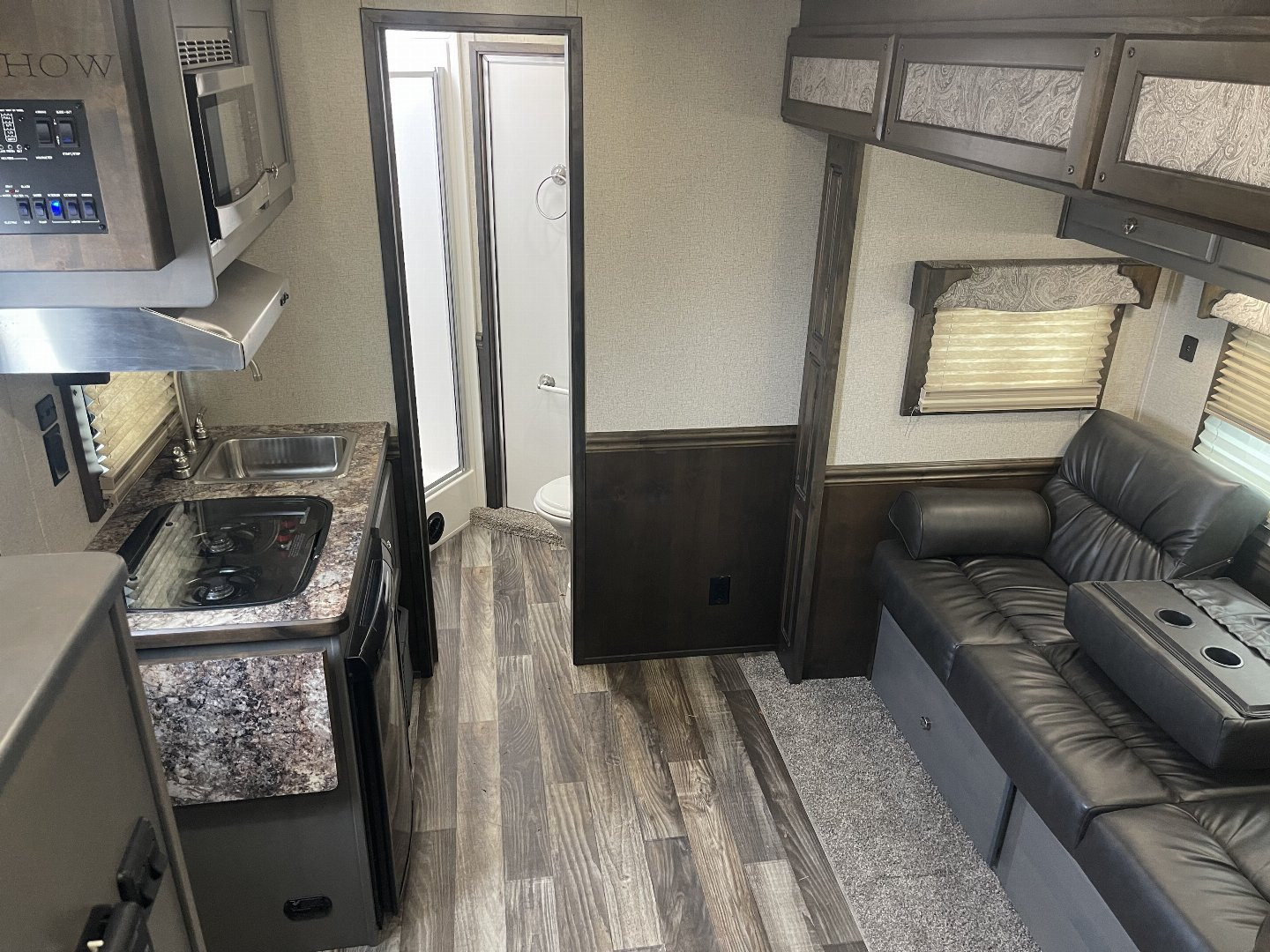 New 2024 Merhow Trailers 7309 RK-SLIDE Horse Trailer