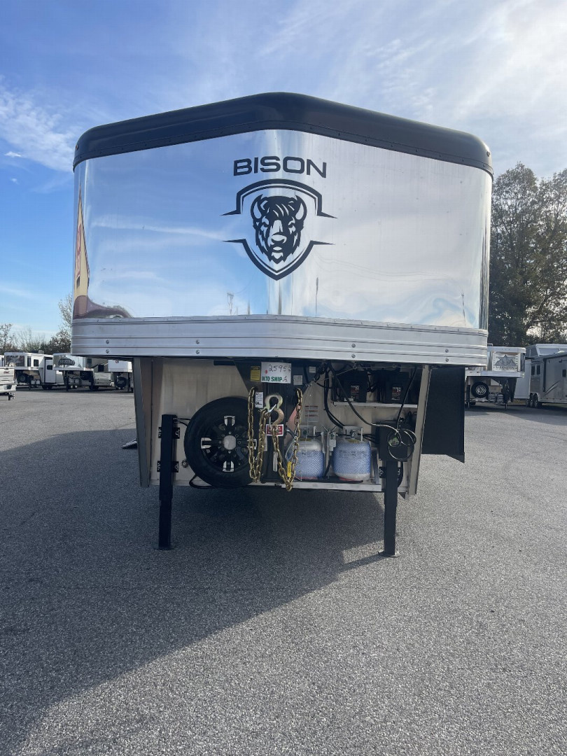 New 2025 Bison Trailers TH81315B.S. ST COMBO Horse Trailer