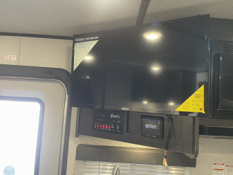 New 2025 Bison Trailers TH81315B.S. ST COMBO Horse Trailer