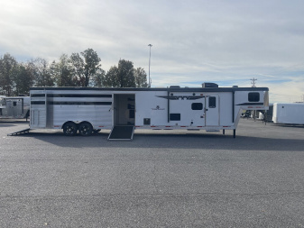 New 2025 Bison Trailers TH81315B.S. ST COMBO Horse Trailer