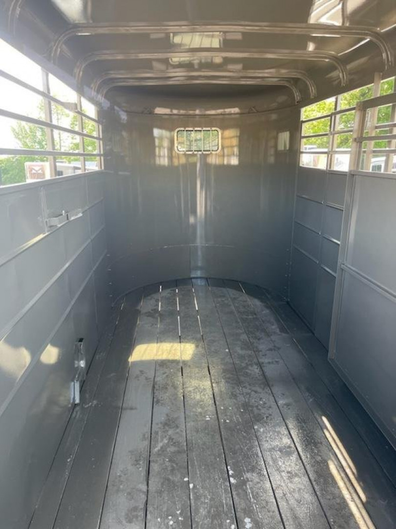 New 2025 CALICO TRAILERS 16X6X7' Stock-BP Horse Trailer