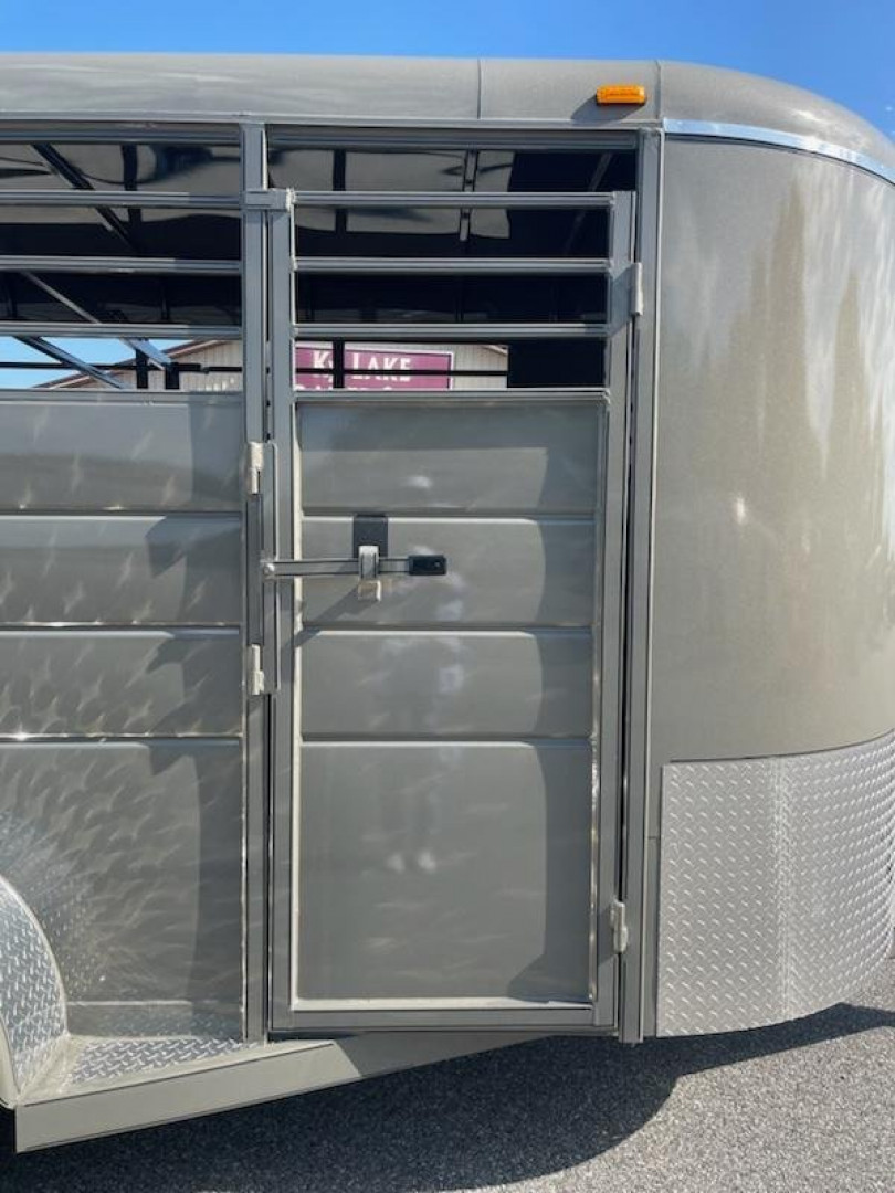 New 2025 CALICO TRAILERS 16X6X7' Stock-BP Horse Trailer