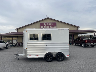 New 2025 Merhow Trailers ES720SL- BP Horse Trailer