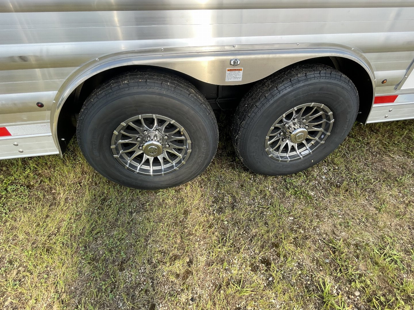 New 2025 Merhow Trailers 8313 RWS Horse Trailer