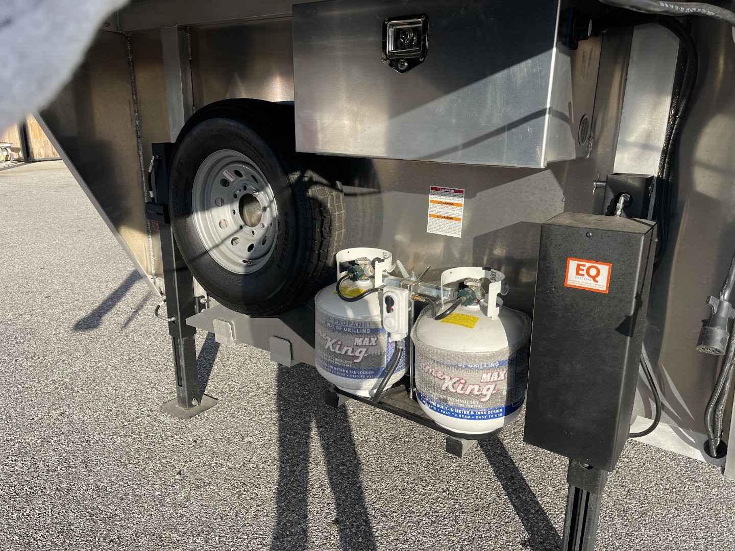 New 2025 Merhow Trailers 8313 RWS Horse Trailer