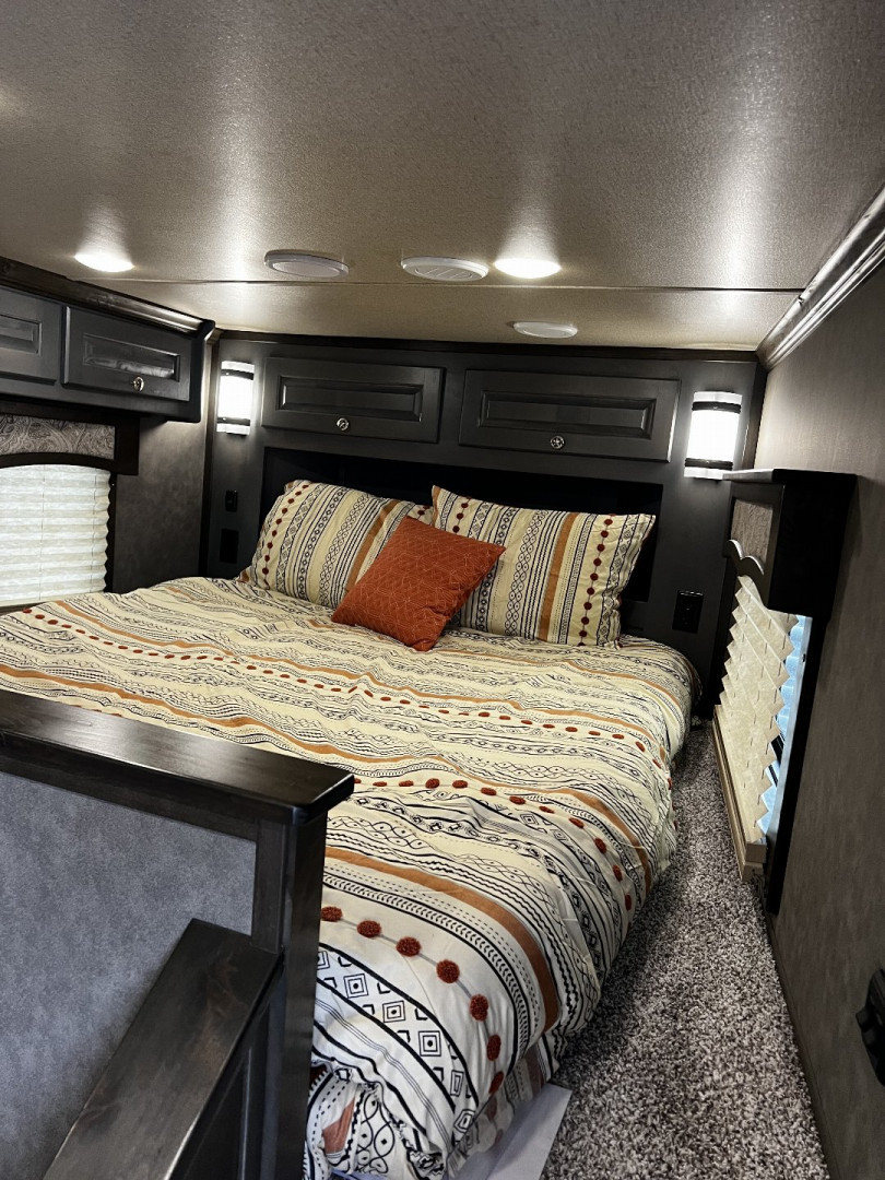 New 2025 Merhow Trailers 8313 RWS Horse Trailer