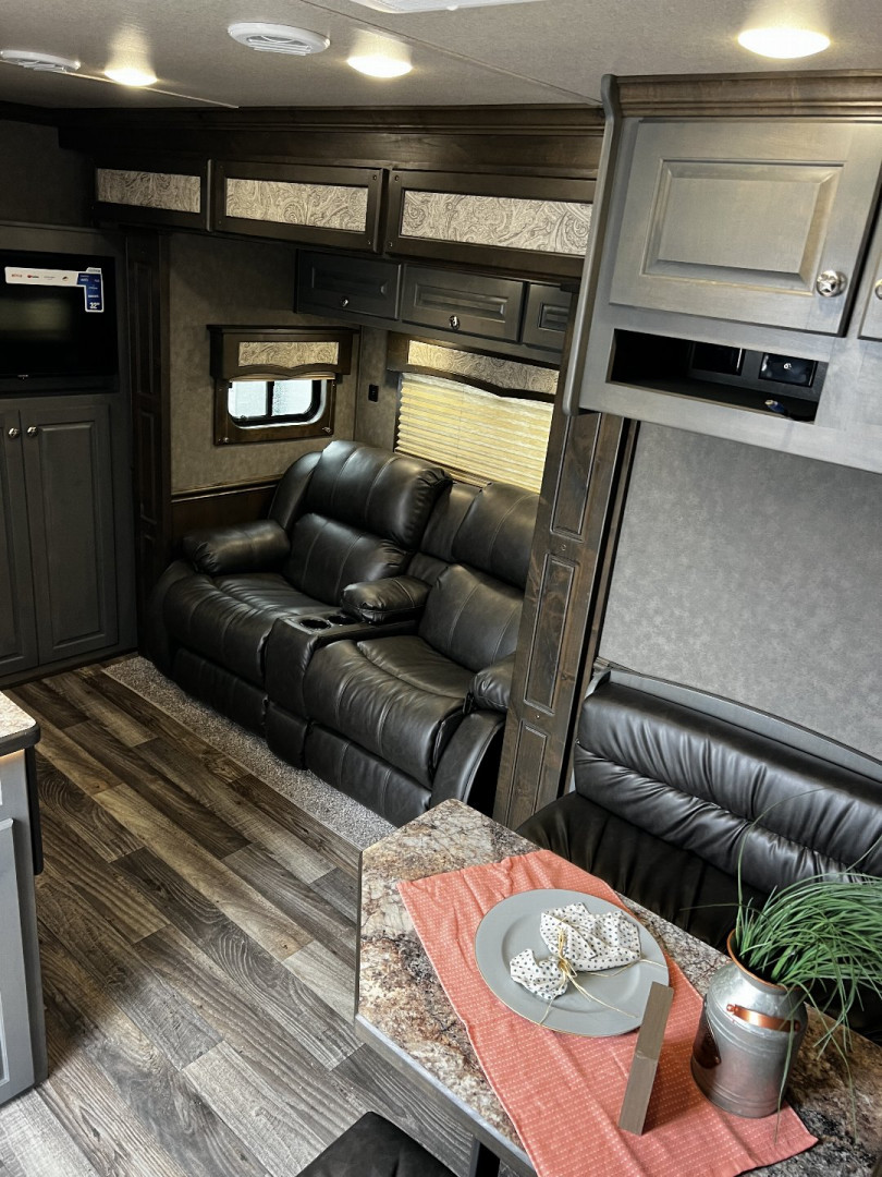 New 2025 Merhow Trailers 8313 RWS Horse Trailer