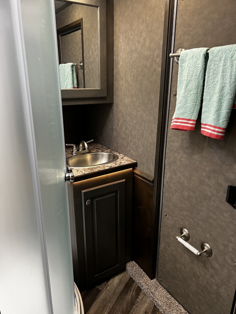 New 2025 Merhow Trailers 8313 RWS Horse Trailer