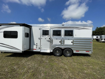 New 2025 Merhow Trailers 8313 RWS Horse Trailer