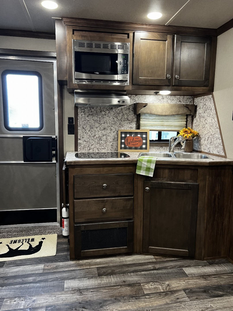 New 2025 Merhow Trailers 8312-A RKS Horse Trailer