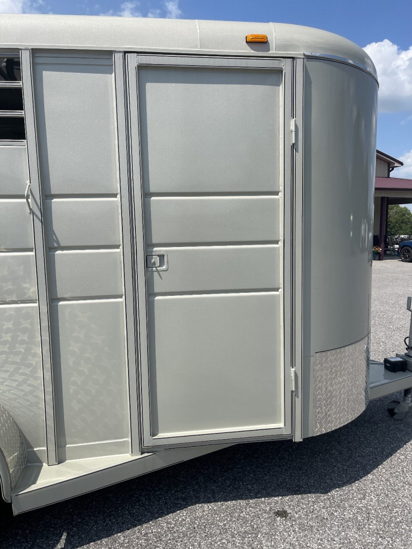 New 2024 Calico Trailers 3H BP Horse Trailer
