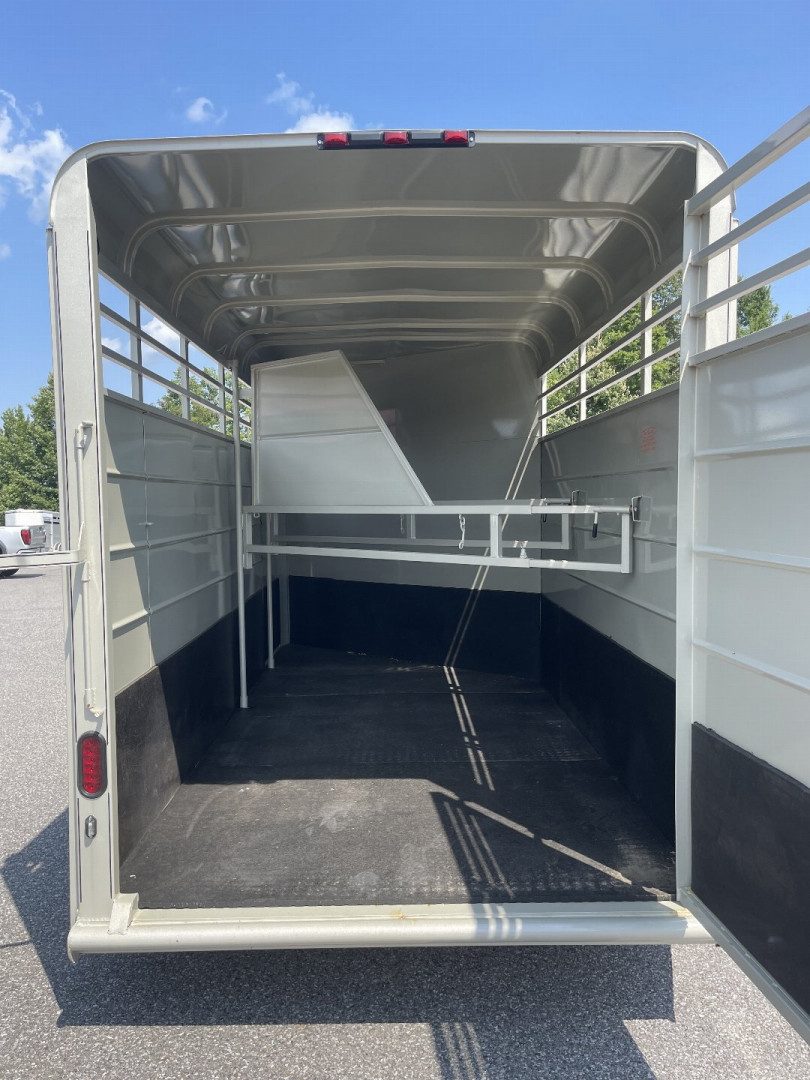 New 2024 Calico Trailers 3H BP Horse Trailer