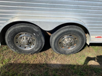 Used 1999 C and C Trailers 4 horse Horse Trailer