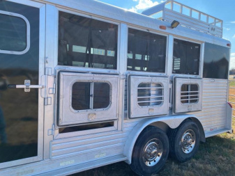 Used 1999 C and C Trailers 4 horse Horse Trailer