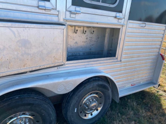 Used 1999 C and C Trailers 4 horse Horse Trailer