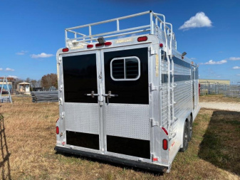 Used 1999 C and C Trailers 4 horse Horse Trailer