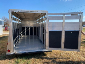 Used 2016 Other WW Horse Trailer