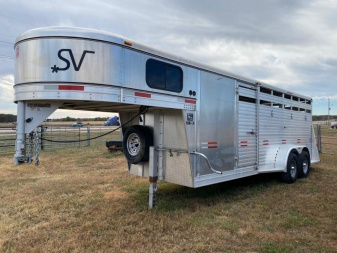 Used 2016 Other WW Horse Trailer