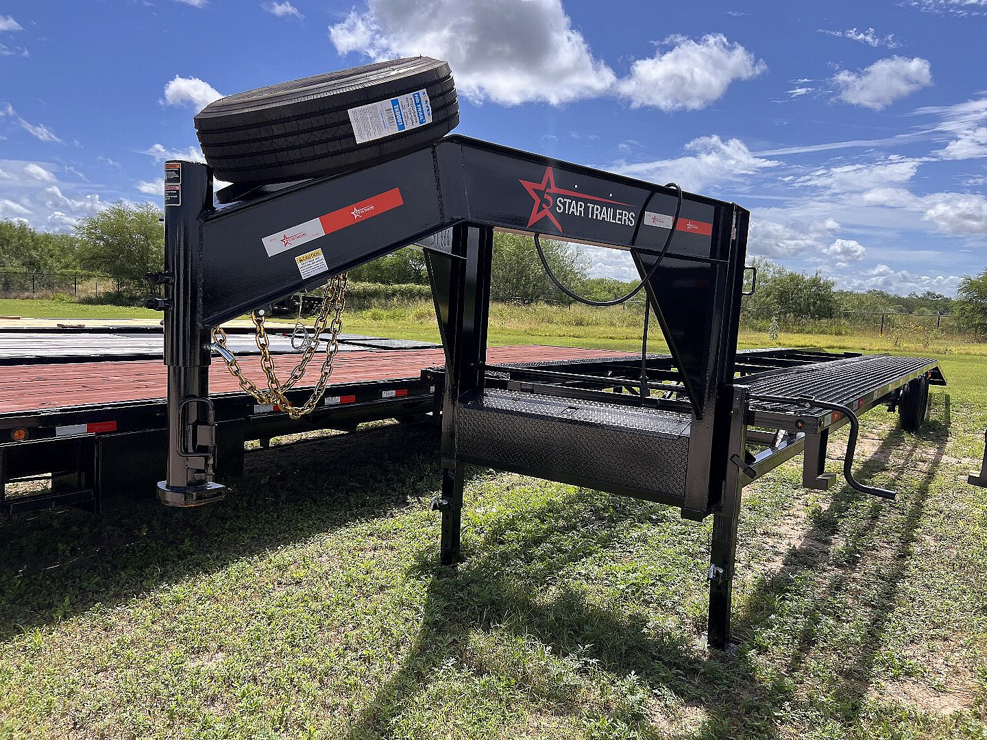 New 2025 5 Star Trailers 40ft Gooseneck Car Hauler