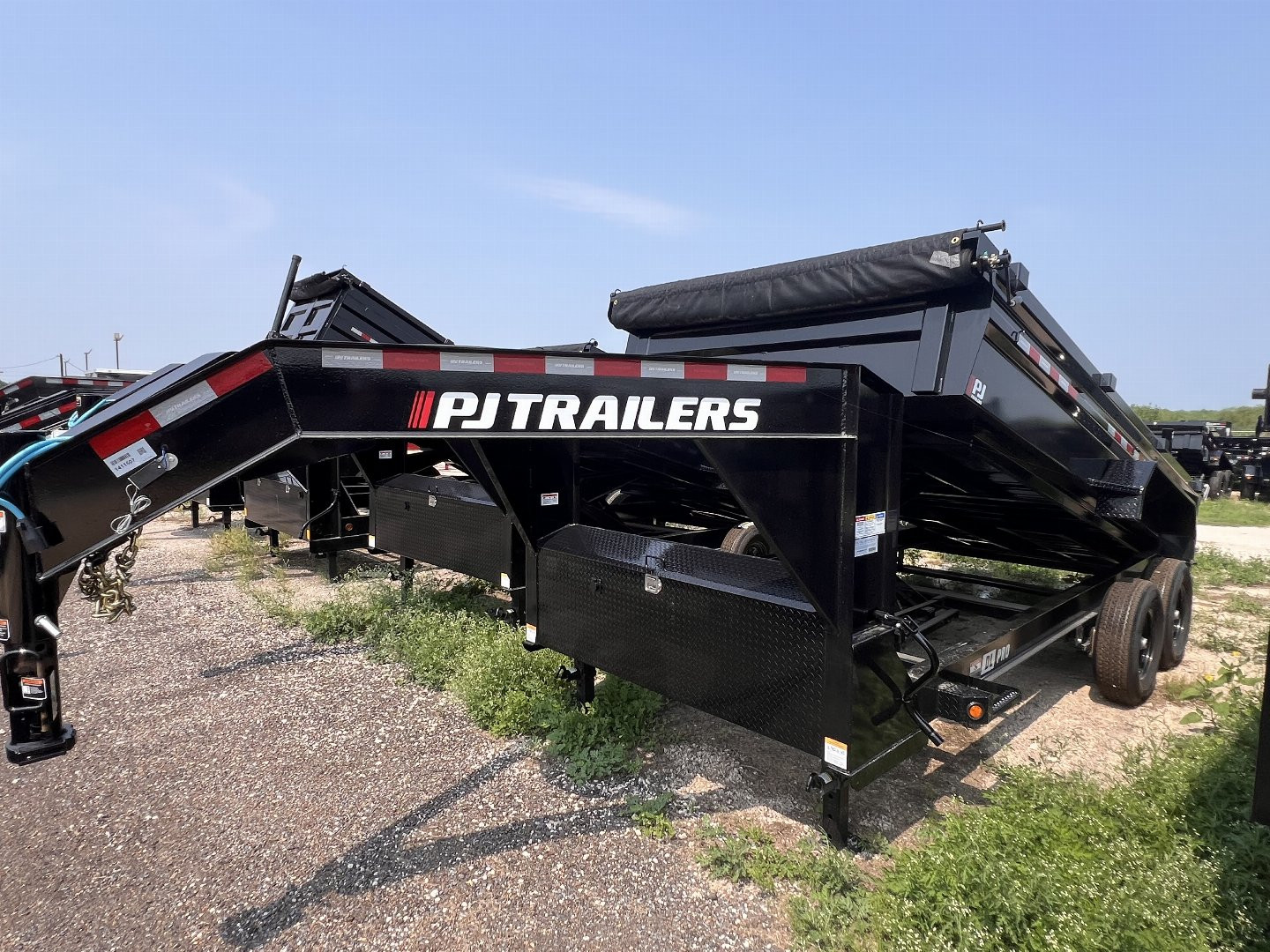 New 2024 PJ Trailers 83x16ft Gooseneck Dump Trailer
